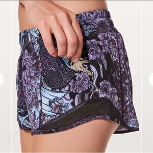 Lululemon Hotty Hot Short Size 4 - used and great condition